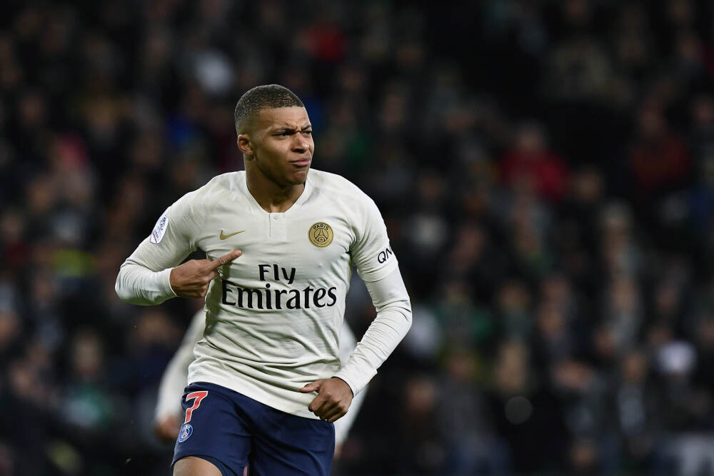 快船连续两场以50+%三分命中率命中20+三分 队史第二次